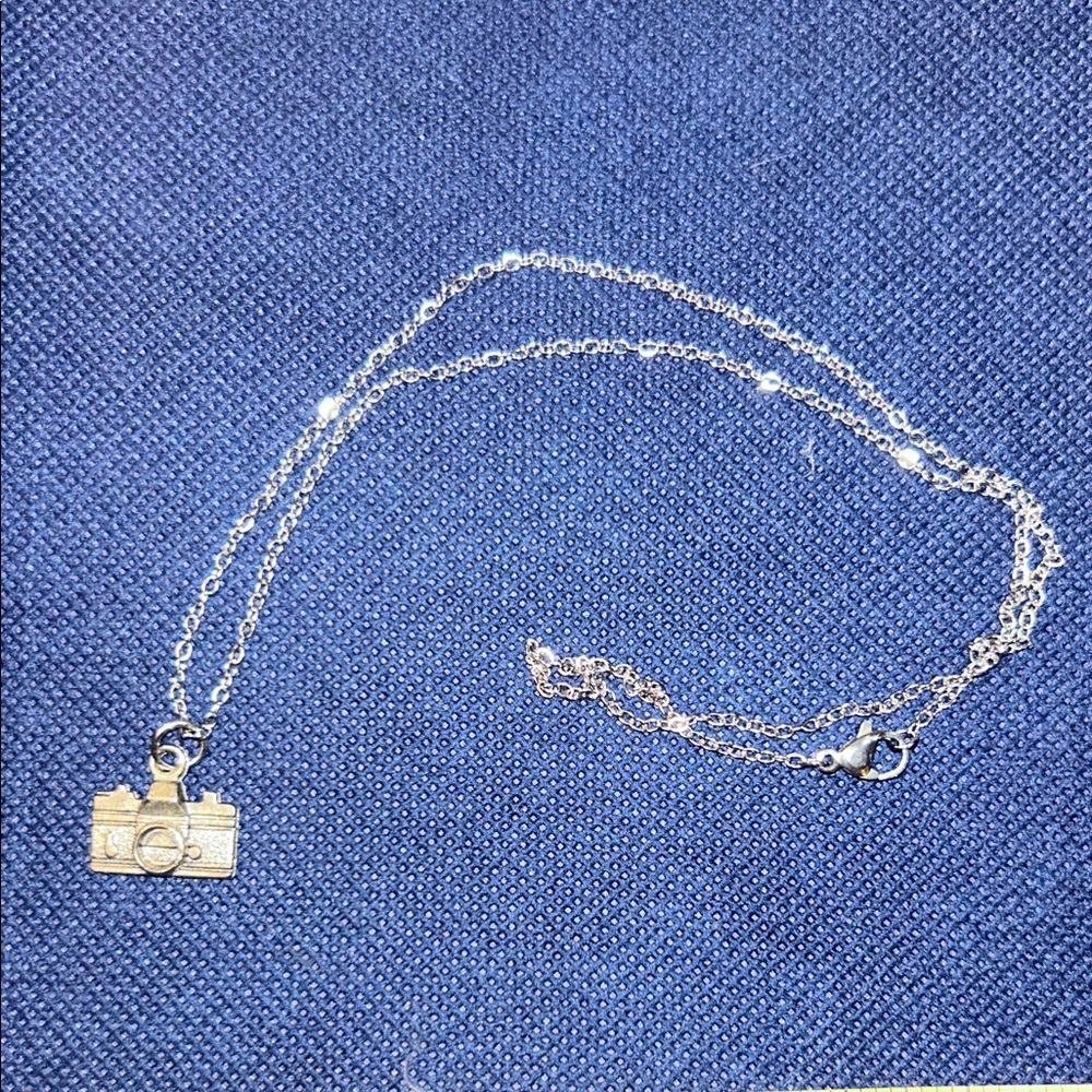 Silver Camera Pendant Necklace